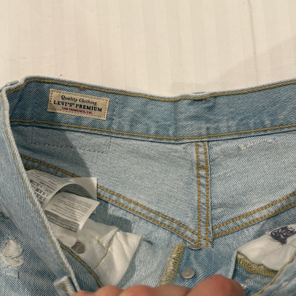 NWOT Levi’s 501 High Rise Denim Shorts - Picture 4 of 12